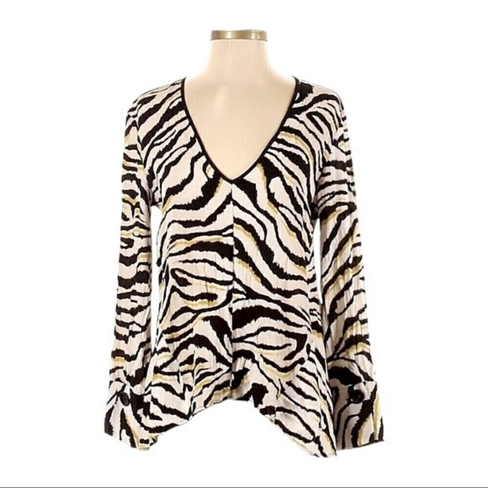 🌺 Zara Zebra Animal Print V-Neck Lightweight Swing Hem Flowy Blouse Size S